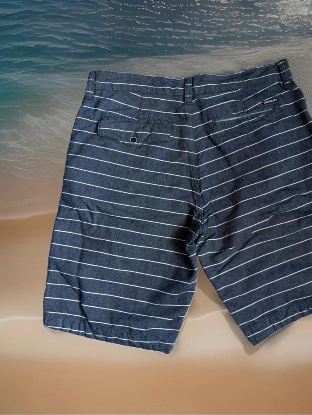 Quiksilver Amphibian Hybrid Men’s Size 30 Shorts. Grey stripes. Great condition